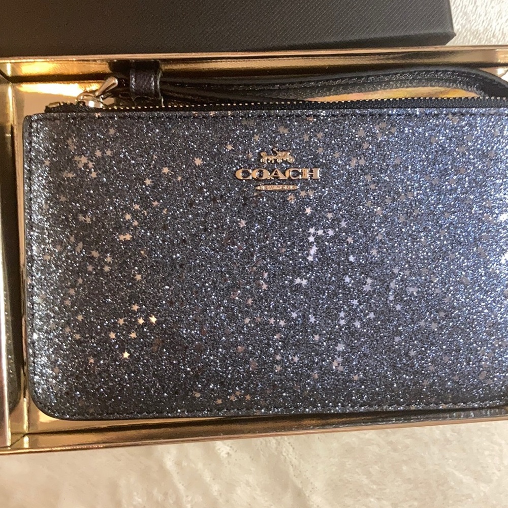 COACH Wristlet!👜
